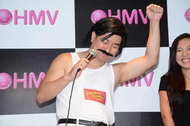 レイザーラモンRG、フレディ姿で“洋楽あるある”！フォトギャラリー（4枚目）