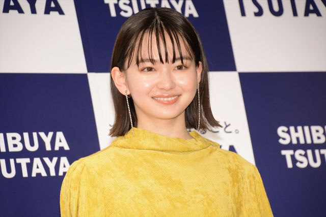 山田杏奈、二十歳の魅力…！セカンド写真集「BLUE」発売記念会見（6枚目）