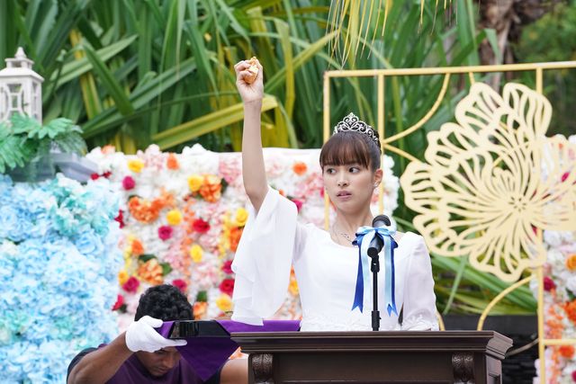 【7枚】美女！『コンフィデンスマンJP プリンセス編』コックリ役の関水渚（4枚目）