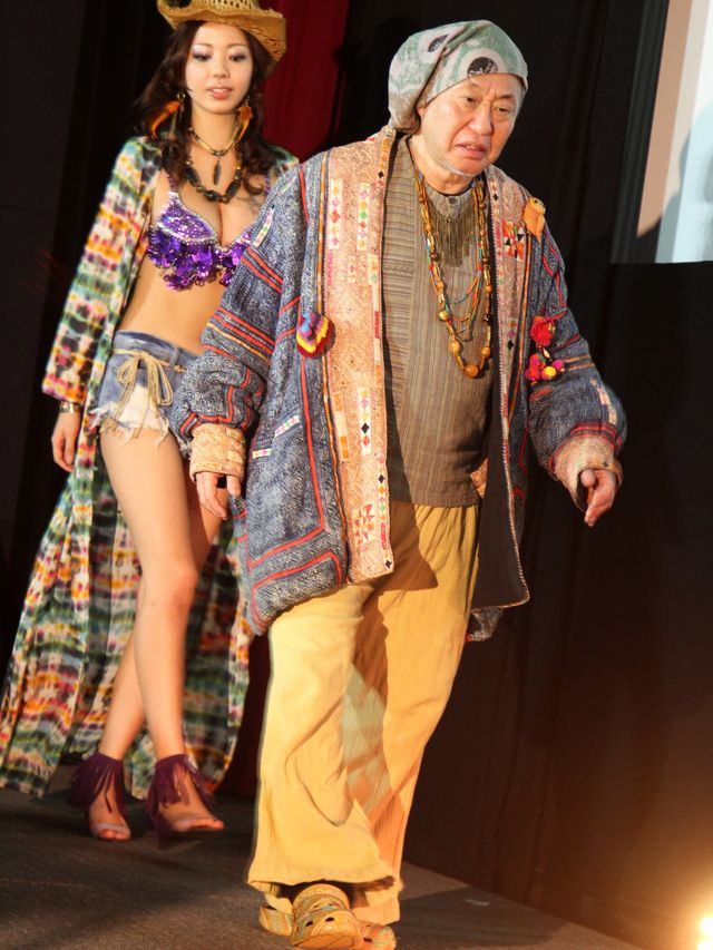 泉谷しげる、巨乳を凝視？「牙狼」新シリーズ会見フォトギャラリ－（5枚目）