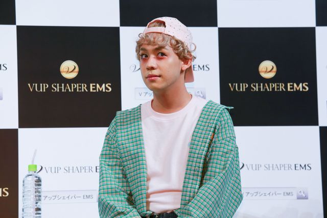 菊地亜美、ダイエット前のお腹がヤバい！「VアップシェイパーEMS」商品お披露目会フォトギャラリー（5枚目）