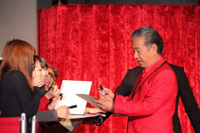 高田純次、レッドカーペットにご満悦！フォトギャラリー（4枚目）