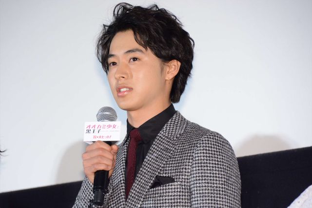 二階堂ふみ、山崎賢人、菜々緒ほか『オオカミ少女と黒王子』初日舞台あいさつ（7枚目）