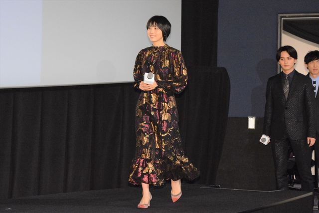 松本穂香＆瀬戸利樹、笑顔がまぶしい！『君は彼方』初日舞台あいさつ（2枚目）