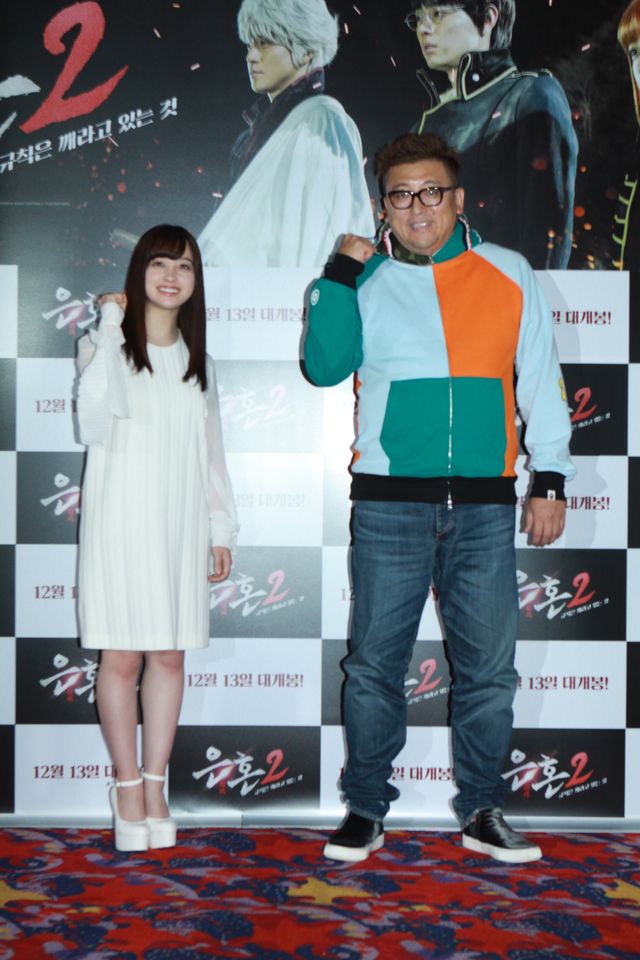 橋本環奈“千年ドール”と大人気！福田雄一監督と『銀魂2』韓国会見へ（10枚目）