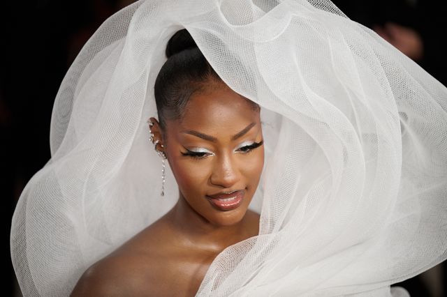 話題になったテムズのドレス（5枚目）