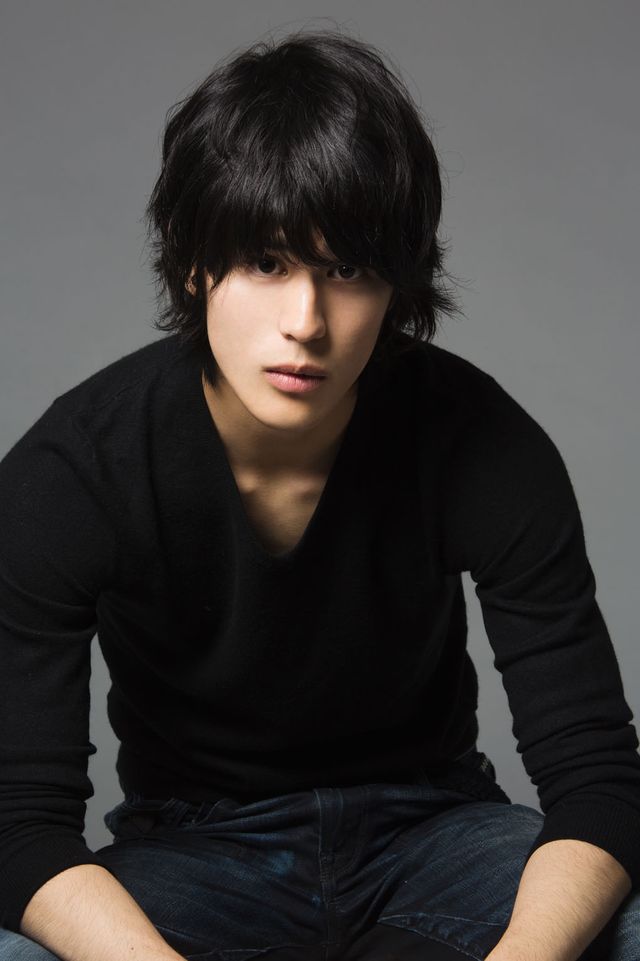 佐藤浩市の息子は長身イケメン！佐藤寛一郎フォトギャラリー（2枚目）