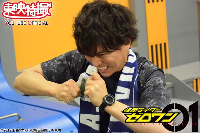腹筋崩壊太郎の肉体美がさく裂！「仮面ライダーゼロワンYouTubeスピンオフ」より（6枚目）