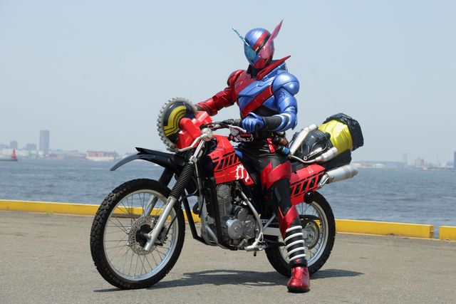 【4枚】「仮面ライダービルド」基本フォームはウサギ×戦車のパワー！ラビットタンクフォーム（3枚目）