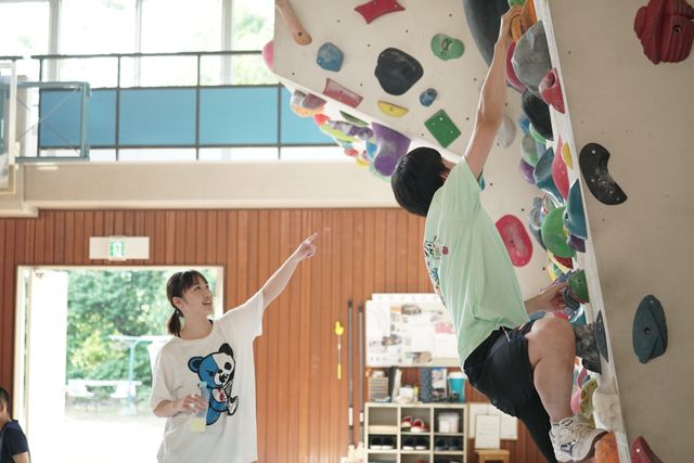 伊藤健太郎がボルダリングに挑む！工藤遥主演『のぼる小寺さん』オフショット（7枚目）