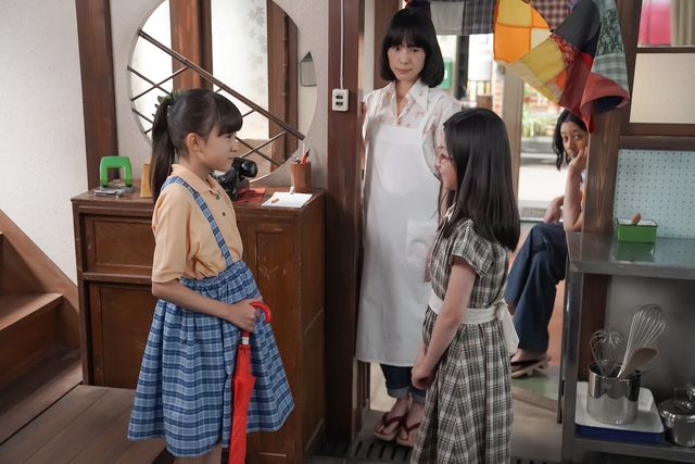 ひなたが宿題に追われて…「カムカムエヴリバディ」第64回の場面写真（3枚目）