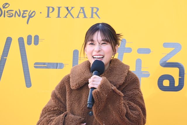 芳根京子、パネルを突き破り登場！ディズニー＆ピクサー『私がビーバーになる時』声優発表イベント（6枚目）