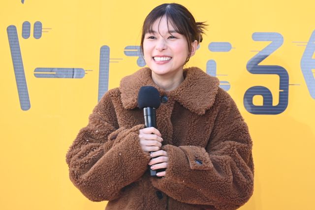 芳根京子、パネルを突き破り登場！ディズニー＆ピクサー『私がビーバーになる時』声優発表イベント（8枚目）