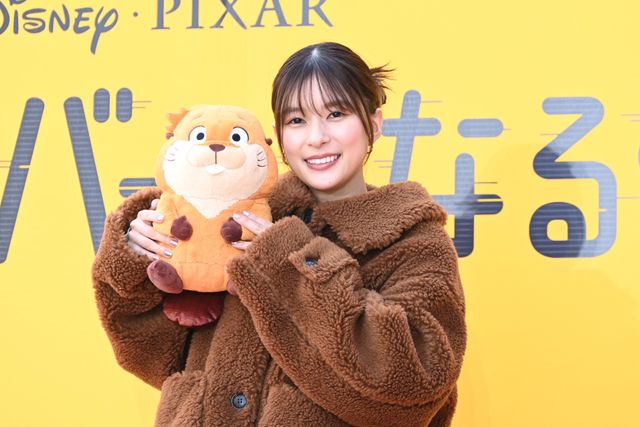 芳根京子、パネルを突き破り登場！ディズニー＆ピクサー『私がビーバーになる時』声優発表イベント（9枚目）
