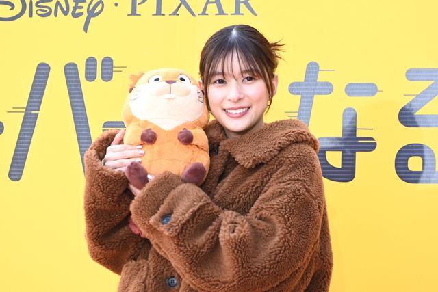 芳根京子、パネルを突き破り登場！ディズニー＆ピクサー『私がビーバーになる時』声優発表イベント（13枚目）