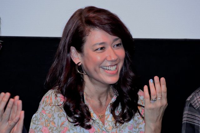 LiLiCo、左手薬指には指輪もキラリ！：フォトギャラリー