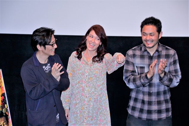 LiLiCo、左手薬指には指輪もキラリ！（8枚目）