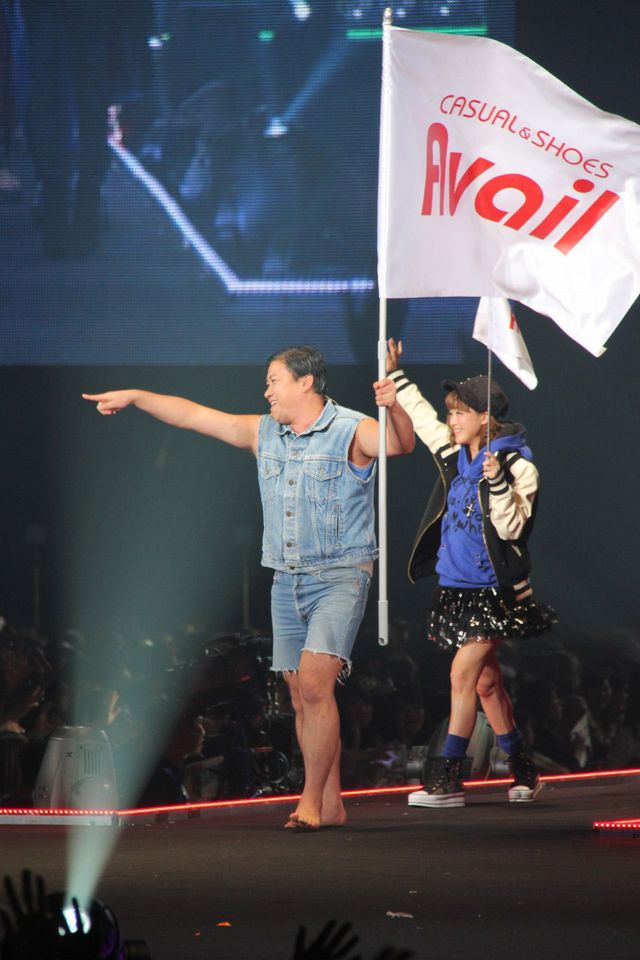 スギちゃん、完全復帰！東京ガールズコレクションでワイルドにランウェイを闊歩！（3枚目）