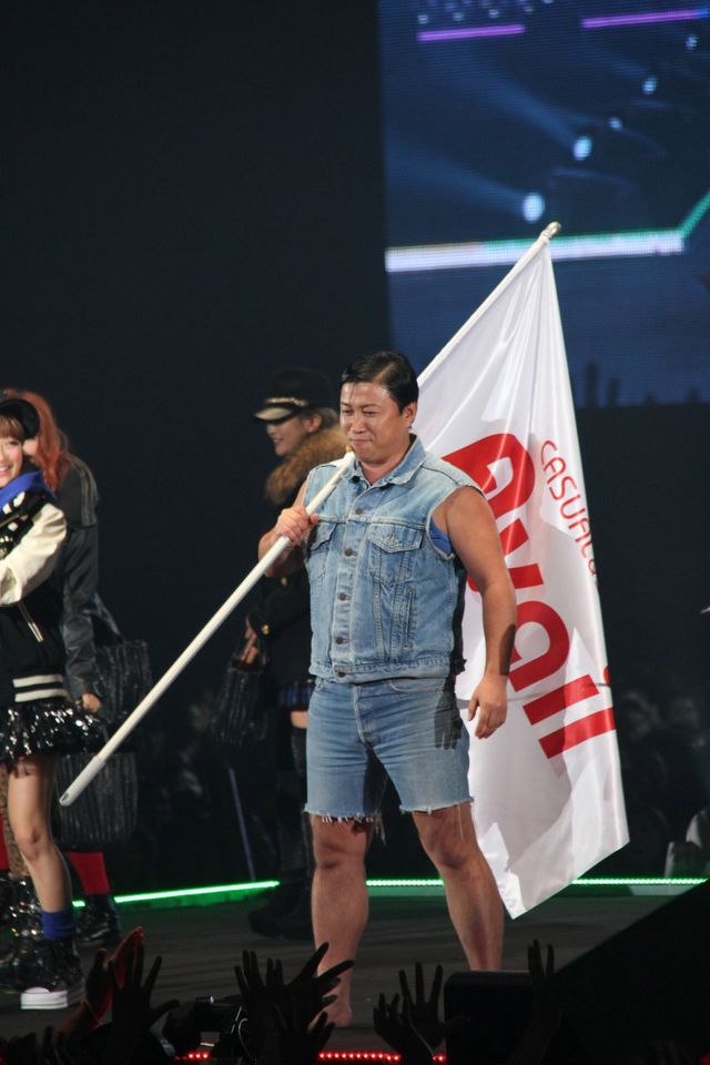 スギちゃん、完全復帰！東京ガールズコレクションでワイルドにランウェイを闊歩！（6枚目）