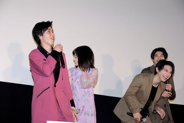 山崎賢人のはっちゃけに吉沢亮＆橋本環奈ら大爆笑！：フォトギャラリー