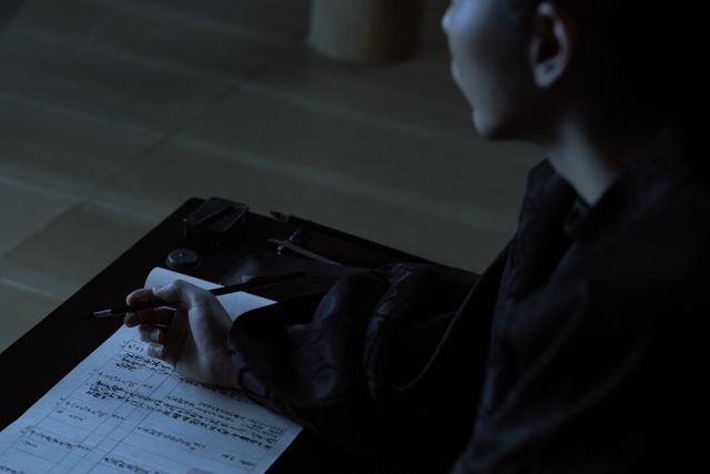 「光る君へ」道長の「御堂関白記」執筆シーン（4枚目）