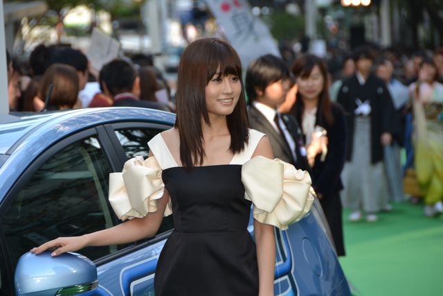 前田敦子がグリーンカーペットに登場！フォトギャラリー（4枚目）