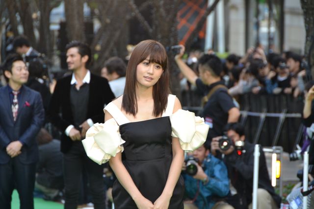 前田敦子がグリーンカーペットに登場！フォトギャラリー（7枚目）