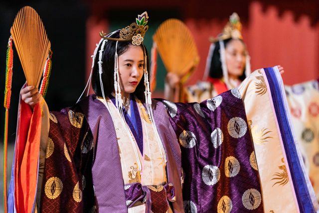 吉高由里子の舞姿「光る君へ」より（4枚目）