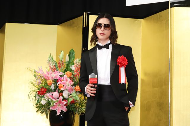 余興に鏡割り…祝賀パーティーの様子（2枚目）