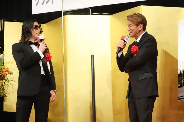 余興に鏡割り…祝賀パーティーの様子（3枚目）