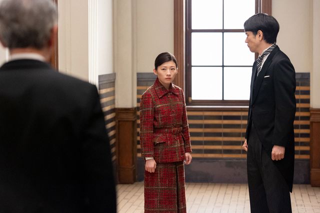 気まずい寅子（伊藤沙莉）…「虎に翼」第69回の場面写真（4枚目）