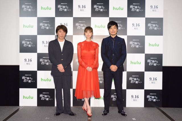 佐々木希、真っ赤なドレスで玉山鉄二＆野島伸司と登場！（9枚目）