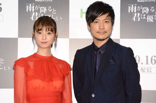 佐々木希、真っ赤なドレスで玉山鉄二＆野島伸司と登場！（10枚目）