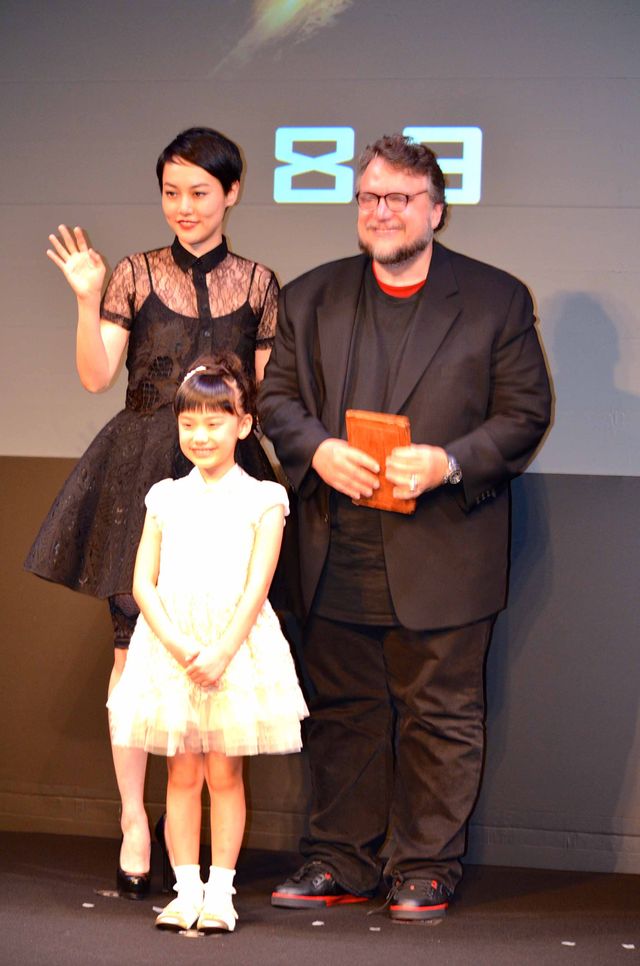 芦田愛菜、流暢な英語でごあいさつ！　デル・トロ監督はトトロ？　画像ギャラリー（18枚目）