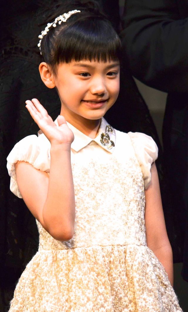 芦田愛菜、流暢な英語でごあいさつ！　デル・トロ監督はトトロ？　画像ギャラリー（19枚目）