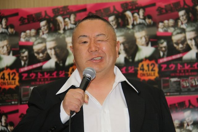 映画『アウトレイジ ビヨンド』＜悪人全員集合!!＞松村邦洋Presents“エイプリルフール”公開収録アフレコイベントフォトギャラリー（3枚目）