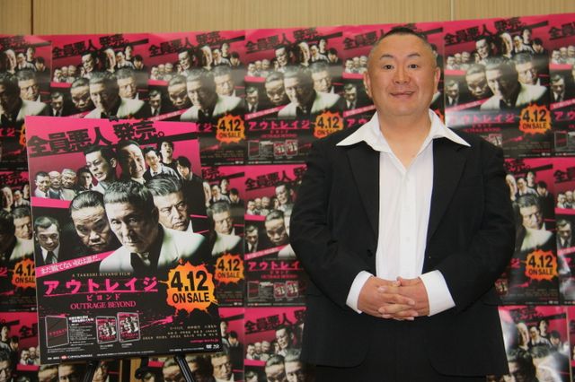 映画『アウトレイジ ビヨンド』＜悪人全員集合!!＞松村邦洋Presents“エイプリルフール”公開収録アフレコイベントフォトギャラリー（8枚目）