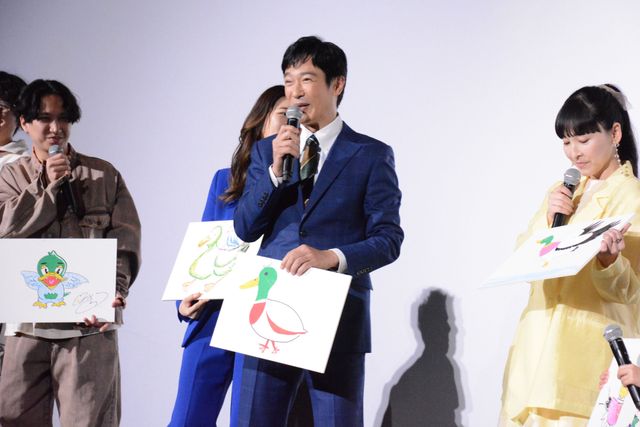 堺雅人、可愛いらしいカモのイラスト披露!映画『FLY!/フライ!』ジャパンプレミア:フォトギャラリー