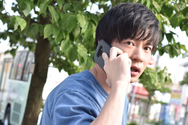 横浜流星＆西野七瀬、ひまわり畑でほほ笑む！ドラマ「あなたの番です-反撃編-」16話場面カット（4枚目）