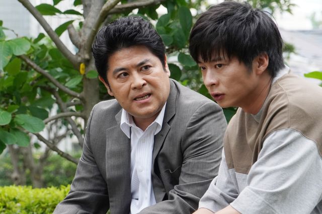 横浜流星＆西野七瀬、ひまわり畑でほほ笑む！ドラマ「あなたの番です-反撃編-」16話場面カット（5枚目）