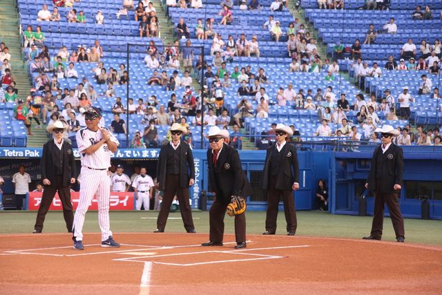 映画『ローン・レンジャー』始球式写真ギャラリー（5枚目）