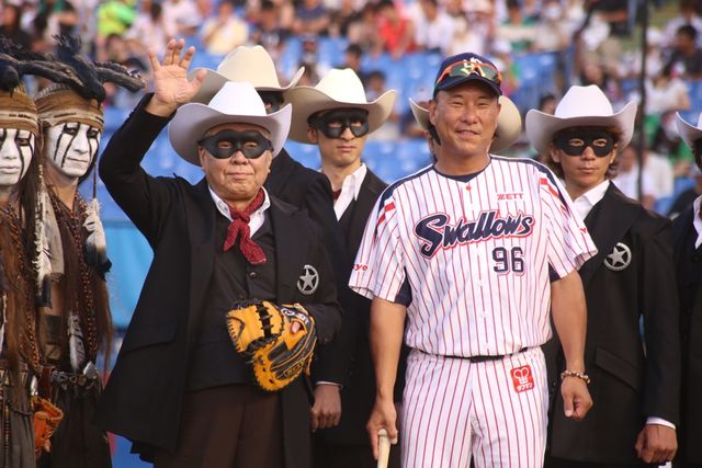映画『ローン・レンジャー』始球式写真ギャラリー（10枚目）