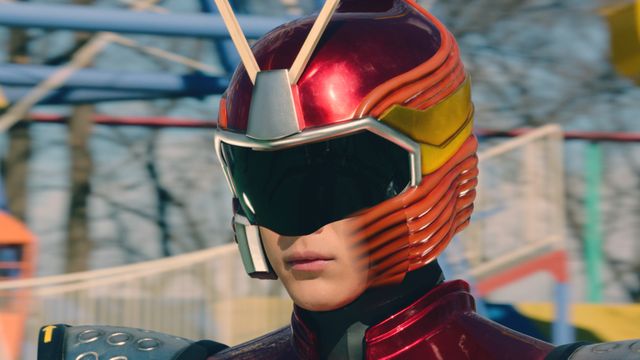 ヒーロー姿がハマっている中川大志「エクストリーム！ヤキソボーイ篇」フォトギャラリー（10枚目）