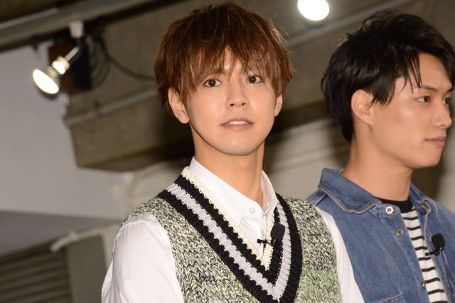 片寄涼太＆鈴木伸之の仲良しショット！映画『PRINCE OF LEGEND』“伝説の玉子料理選手権”：フォトギャラリー