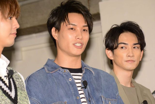 片寄涼太＆鈴木伸之の仲良しショット！映画『PRINCE OF LEGEND』“伝説の玉子料理選手権”（4枚目）