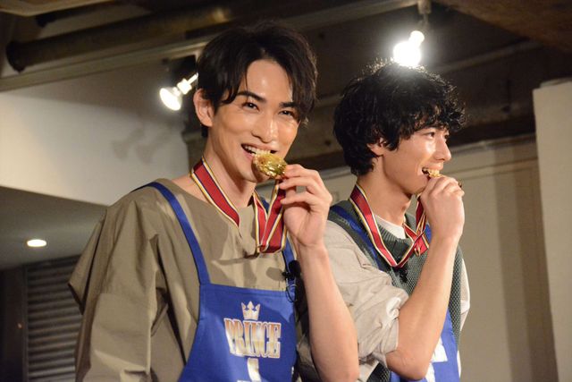 片寄涼太＆鈴木伸之の仲良しショット！映画『PRINCE OF LEGEND』“伝説の玉子料理選手権”（22枚目）