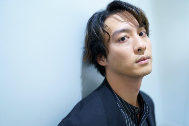 渡部秀、大人の魅力！映画『科捜研の女　-劇場版-』インタビューカット（4枚目）