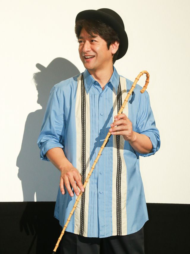 石丸幹二、チャップリンを意識した衣装で登場『チャップリンからの贈りもの』公開記念トークショーフォトギャラリー（5枚目）
