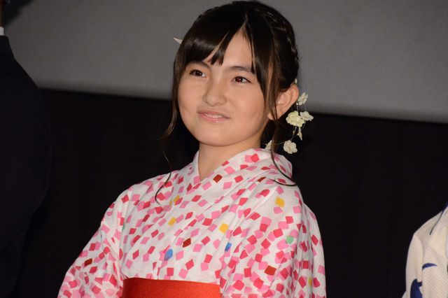 頬を寄せ合う木村文乃＆尾野真千子！『ちいさな英雄－カニとタマゴと透明人間－』公開記念舞台あいさつ（5枚目）