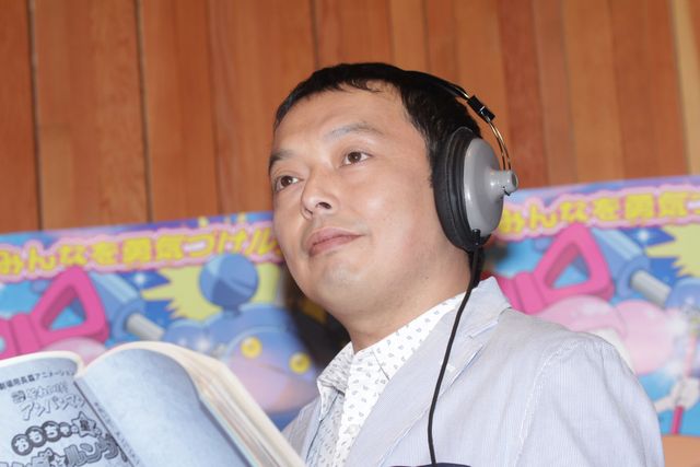 加藤晴彦を気遣う中川家の礼二『それいけ！アンパンマン　おもちゃの星のナンダとルンダ』アフレコギャラリー（3枚目）